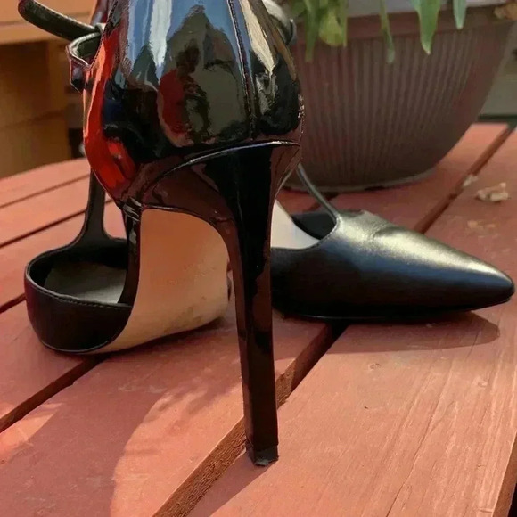 Nine West Black Stiletto Strappy Heels w both Patent  Leather/Leather - Picture 3 of 8
